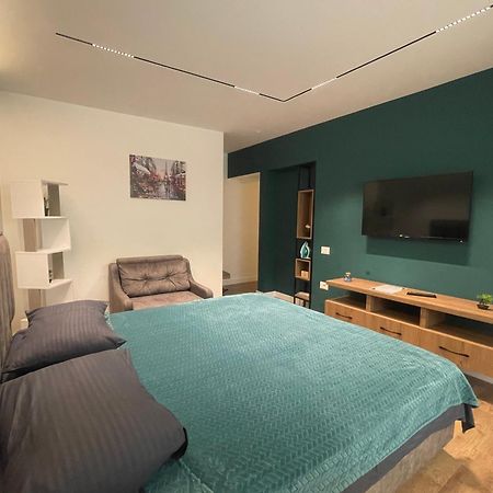 Downtown Studio Apartments 地拉那 外观 照片