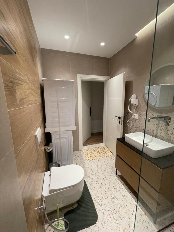 Downtown Studio Apartments 地拉那 外观 照片