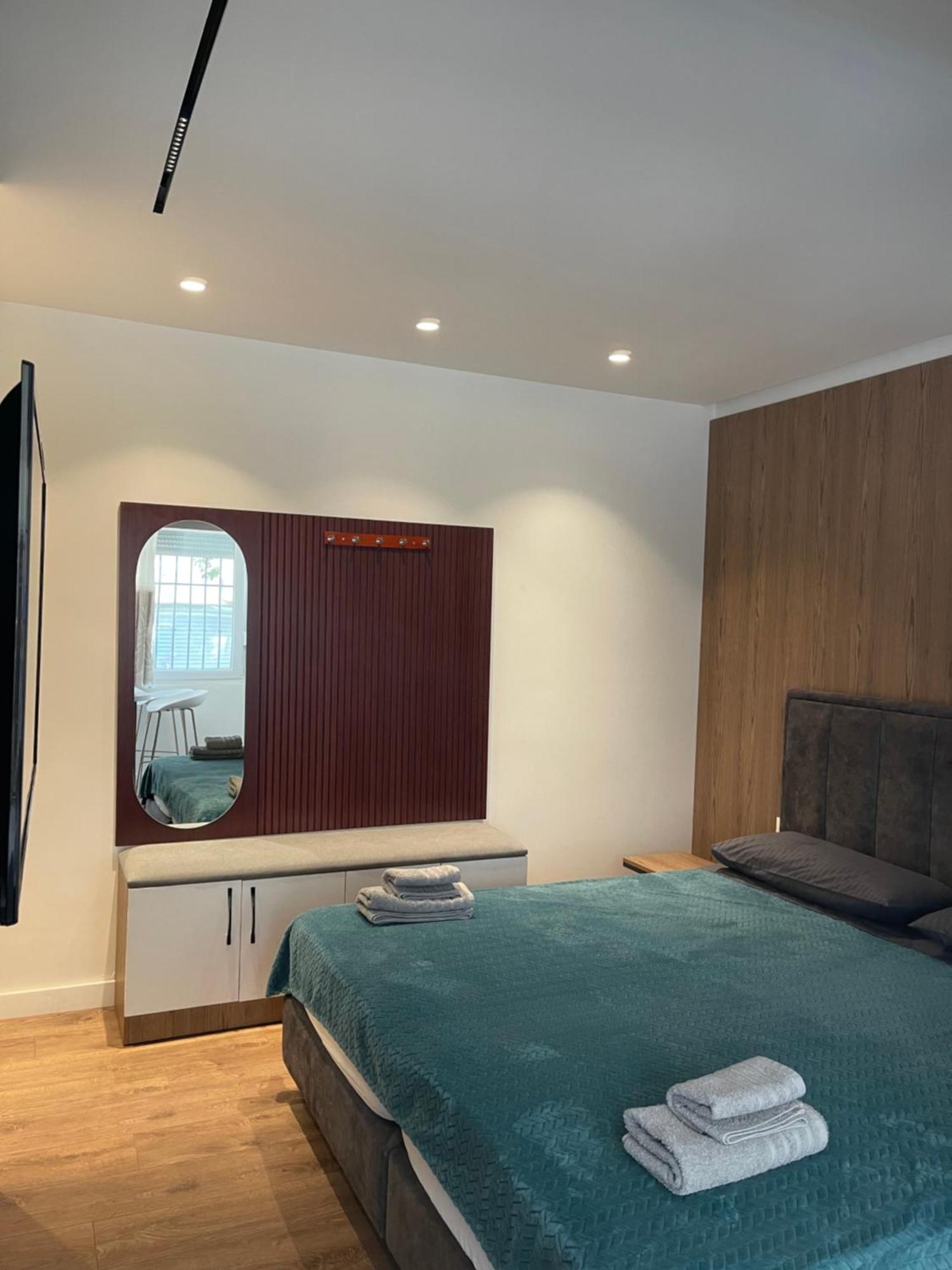 Downtown Studio Apartments 地拉那 外观 照片